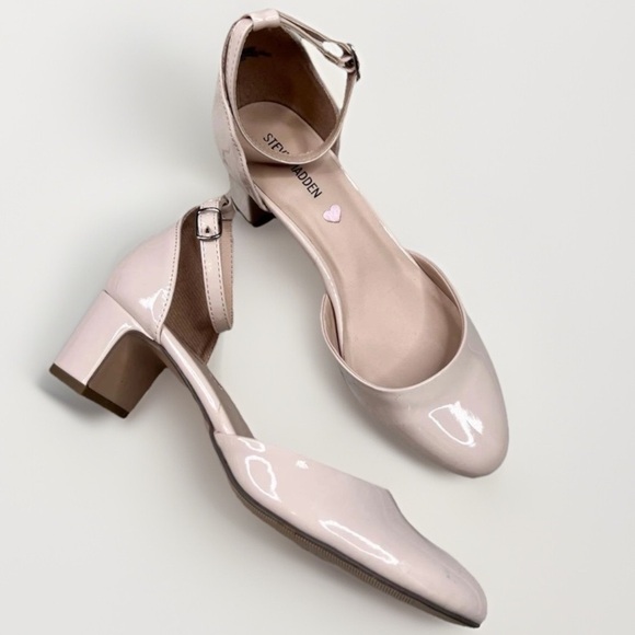 Steve Madden Nude Patent Leather Ankle Strap Round Toe Block Heel Shoes Size 5M - Picture 1 of 13